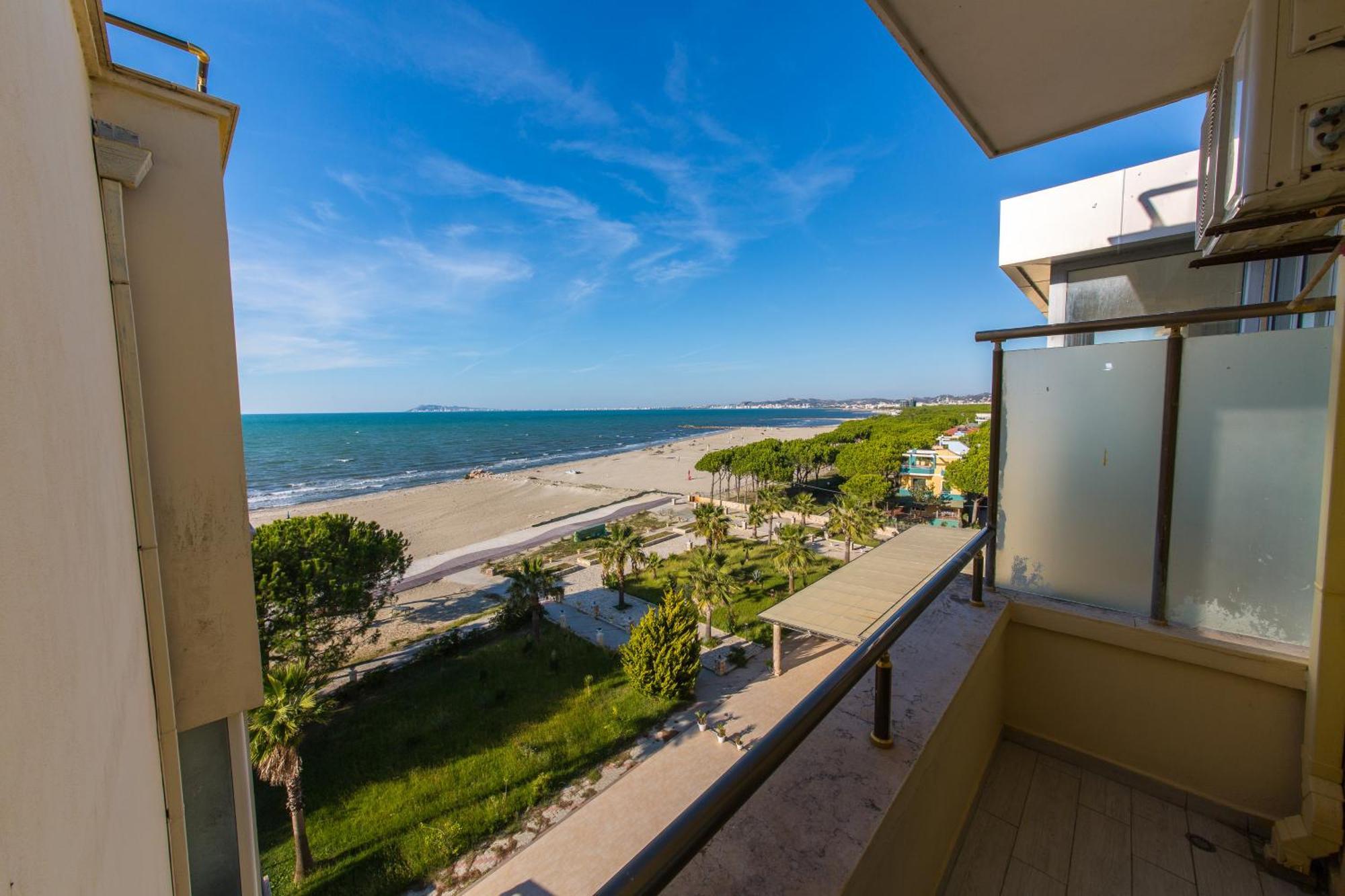 Apartments Qerret Голем Экстерьер фото