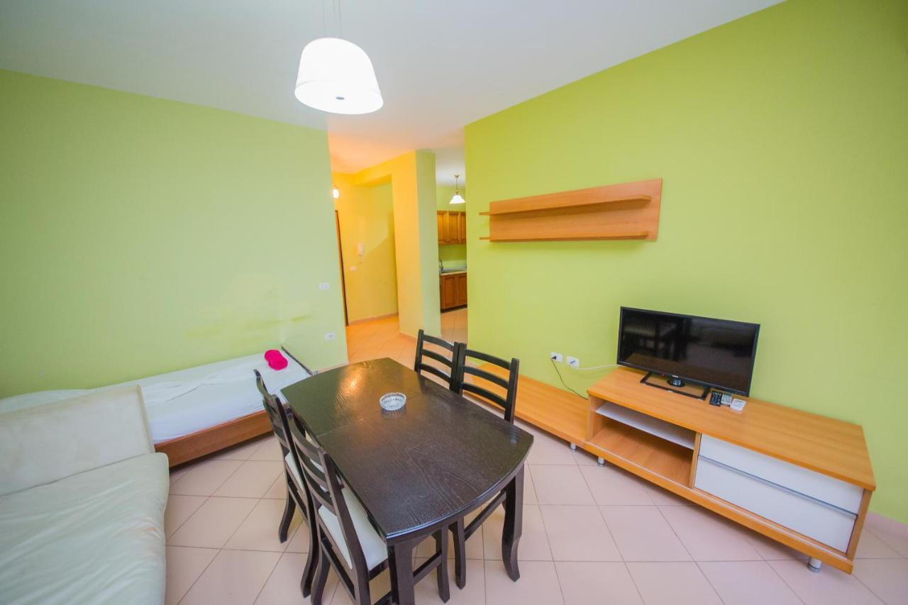 Apartments Qerret Голем Экстерьер фото